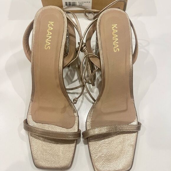 Kaanas Canary Block heel Silver Sandal Size 8 New in box - Picture 5 of 7